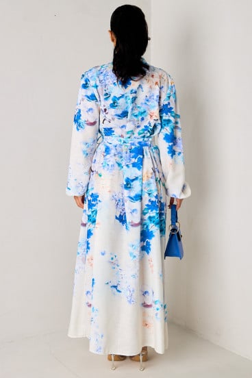 Robe chemise cintrée beige à fleurs bleues